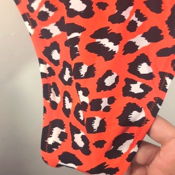 CUPSHE Women's V Neck Leopard Print One Piece Swimsuit Size Medium - Picture 9 of 12